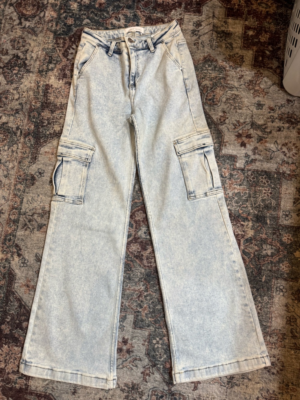 Light Wash Cargo Jeans for woman - Casual Wide Leg